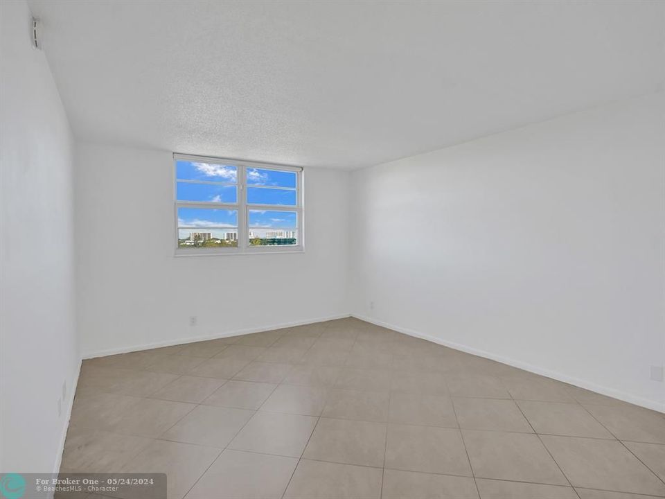 For Sale: $269,000 (2 beds, 2 baths, 1200 Square Feet)
