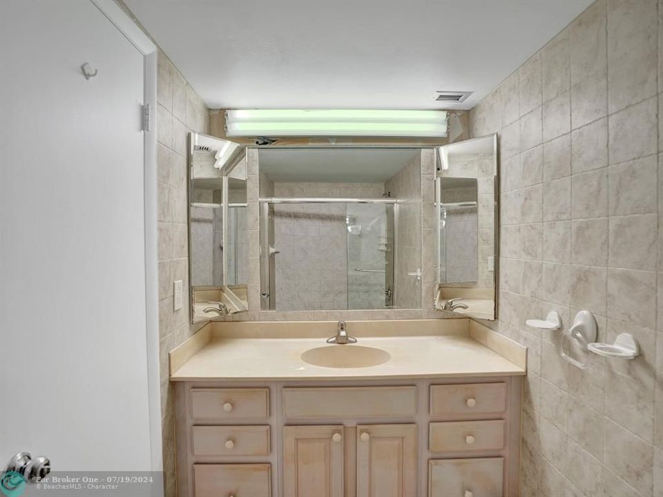 待售: $269,000 (2 贝兹, 2 浴室, 1200 平方英尺)