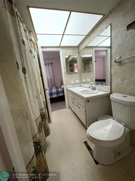 待售: $135,000 (2 贝兹, 1 浴室, 760 平方英尺)