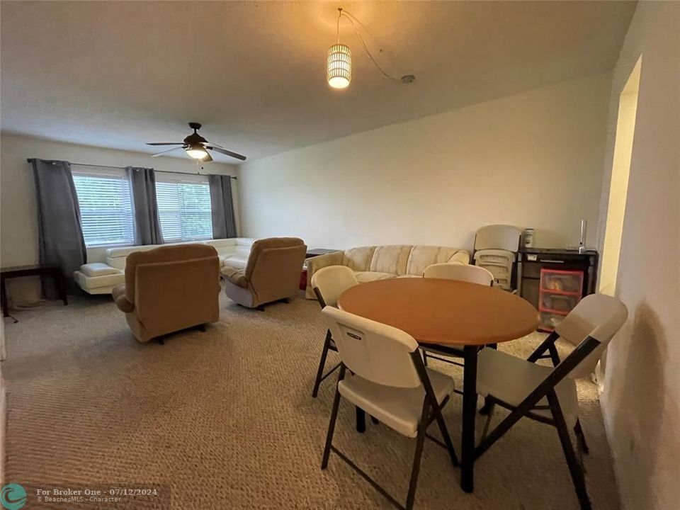 For Sale: $135,000 (2 beds, 1 baths, 760 Square Feet)