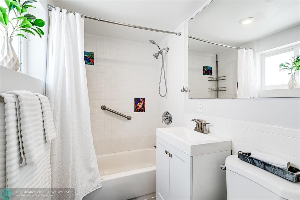 В аренду: $6,500 (3 спален, 2 ванн, 1900 Квадратных фут)