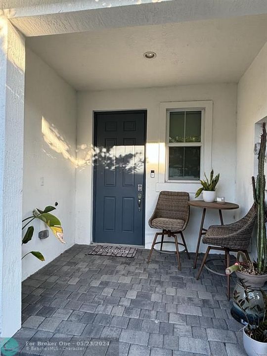 Recently Rented: $4,200 (3 beds, 2 baths, 1787 Square Feet)