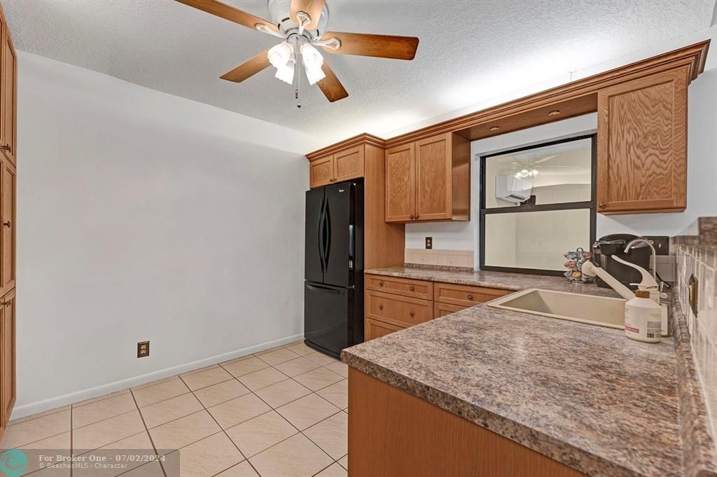 Active With Contract: $3,400 (3 beds, 2 baths, 1647 Square Feet)