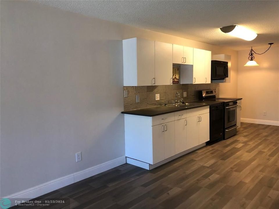 For Rent: $1,500 (1 beds, 1 baths, 840 Square Feet)
