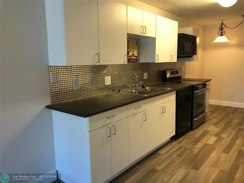 For Rent: $1,500 (1 beds, 1 baths, 840 Square Feet)