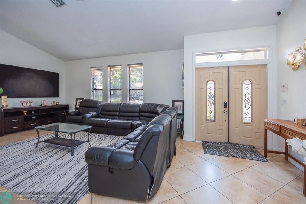 For Sale: $785,000 (4 beds, 2 baths, 2301 Square Feet)