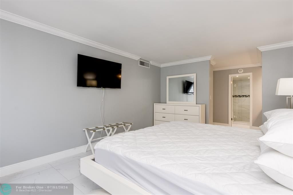 Recently Sold: $549,000 (2 beds, 2 baths, 1500 Square Feet)