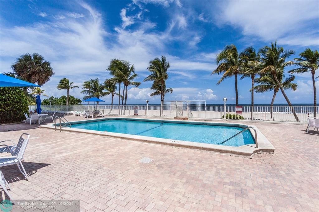 Recently Sold: $549,000 (2 beds, 2 baths, 1500 Square Feet)