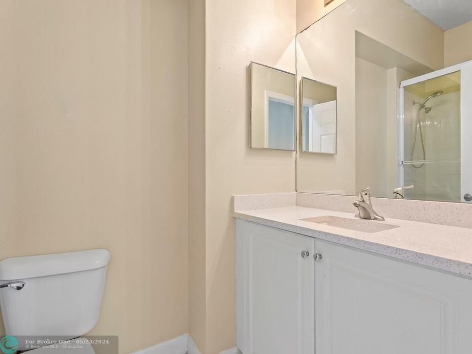 For Sale: $400,000 (4 beds, 2 baths, 2035 Square Feet)
