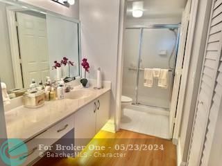 Active With Contract: $234,950 (2 beds, 2 baths, 1370 Square Feet)