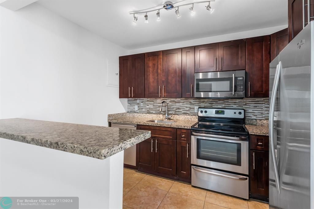 For Sale: $3,000 (3 beds, 2 baths, 0 Square Feet)