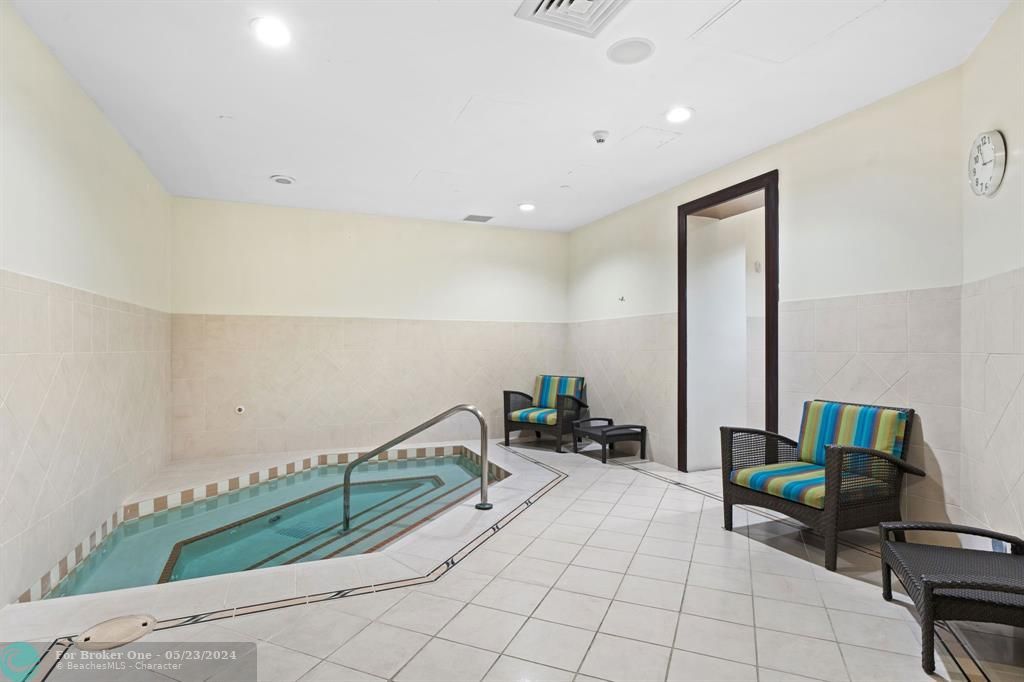В аренду: $4,000 (2 спален, 2 ванн, 1298 Квадратных фут)
