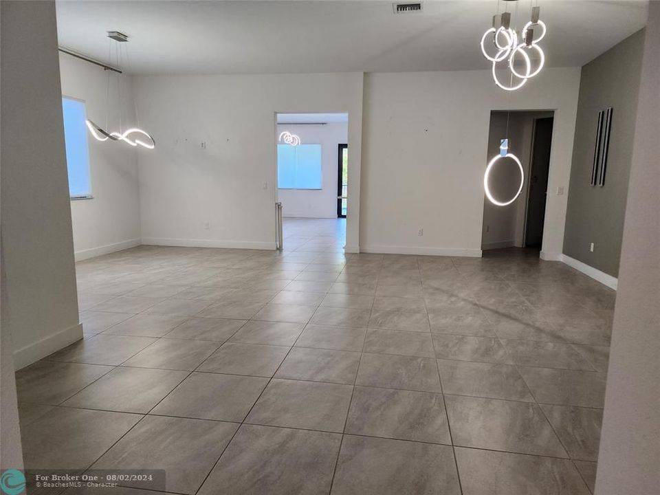 Active With Contract: $5,500 (4 beds, 3 baths, 4756 Square Feet)