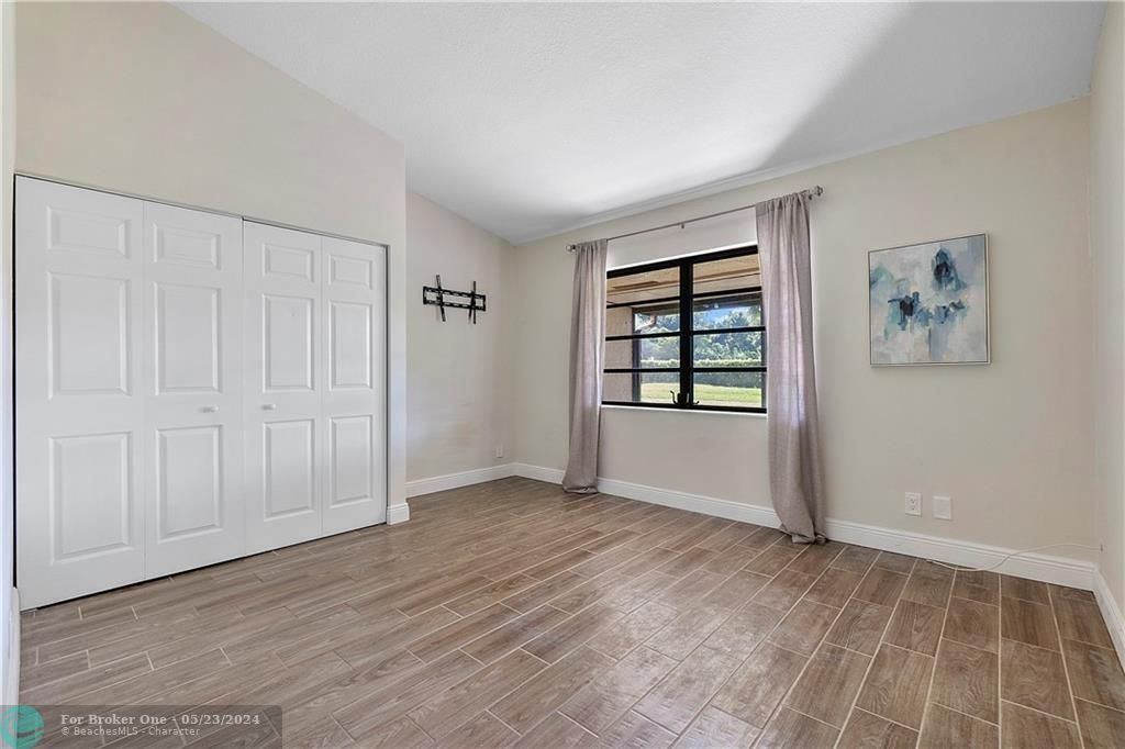 Active With Contract: $2,900 (2 beds, 2 baths, 1248 Square Feet)