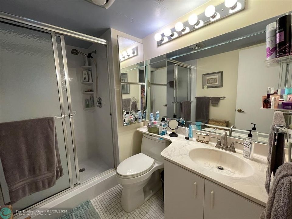 待售: $249,000 (2 贝兹, 2 浴室, 1170 平方英尺)