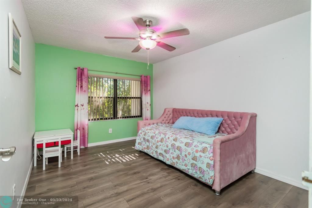 For Sale: $325,000 (3 beds, 2 baths, 1620 Square Feet)