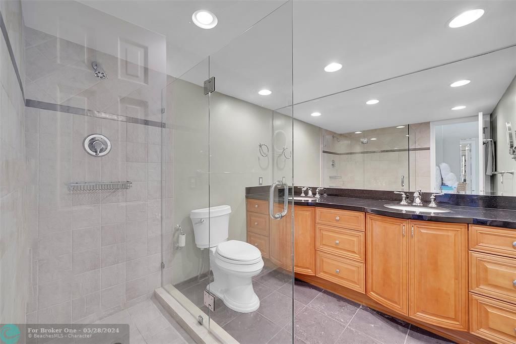 待售: $650,000 (2 贝兹, 2 浴室, 1450 平方英尺)