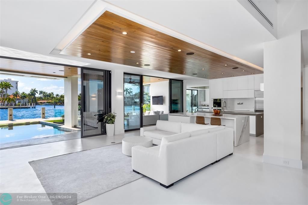 For Sale: $10,900,000 (4 beds, 4 baths, 5422 Square Feet)