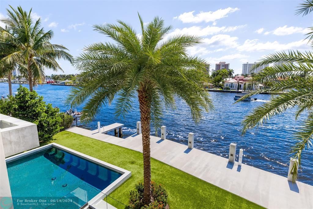 For Sale: $10,900,000 (4 beds, 4 baths, 5422 Square Feet)
