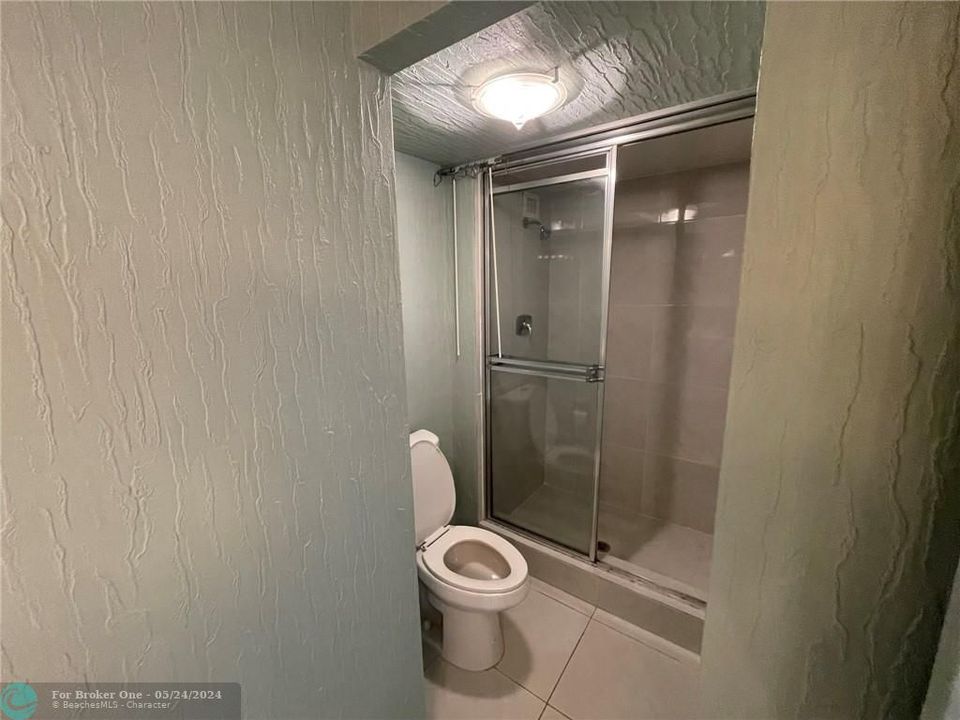 待售: $269,000 (2 贝兹, 2 浴室, 1460 平方英尺)