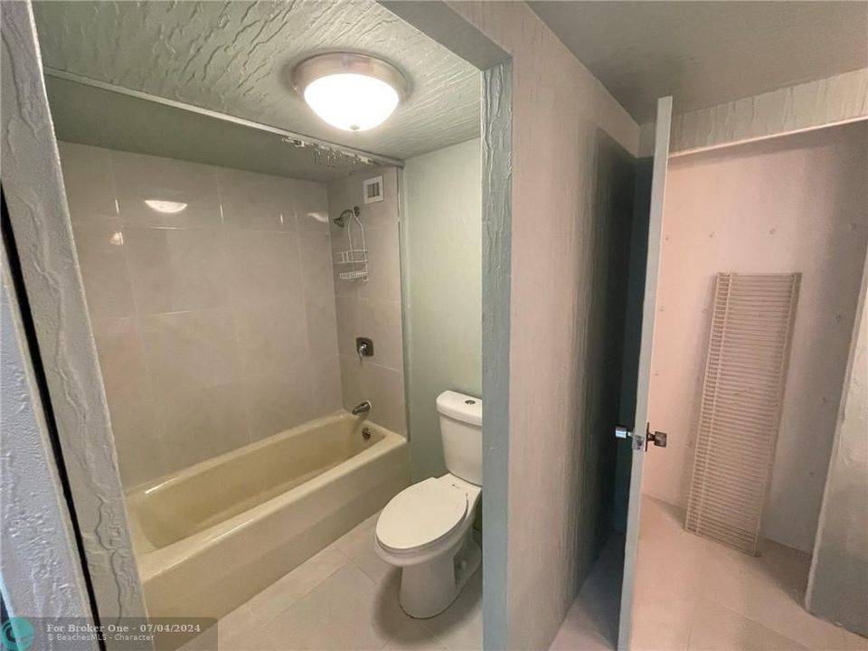 待售: $269,000 (2 贝兹, 2 浴室, 1460 平方英尺)