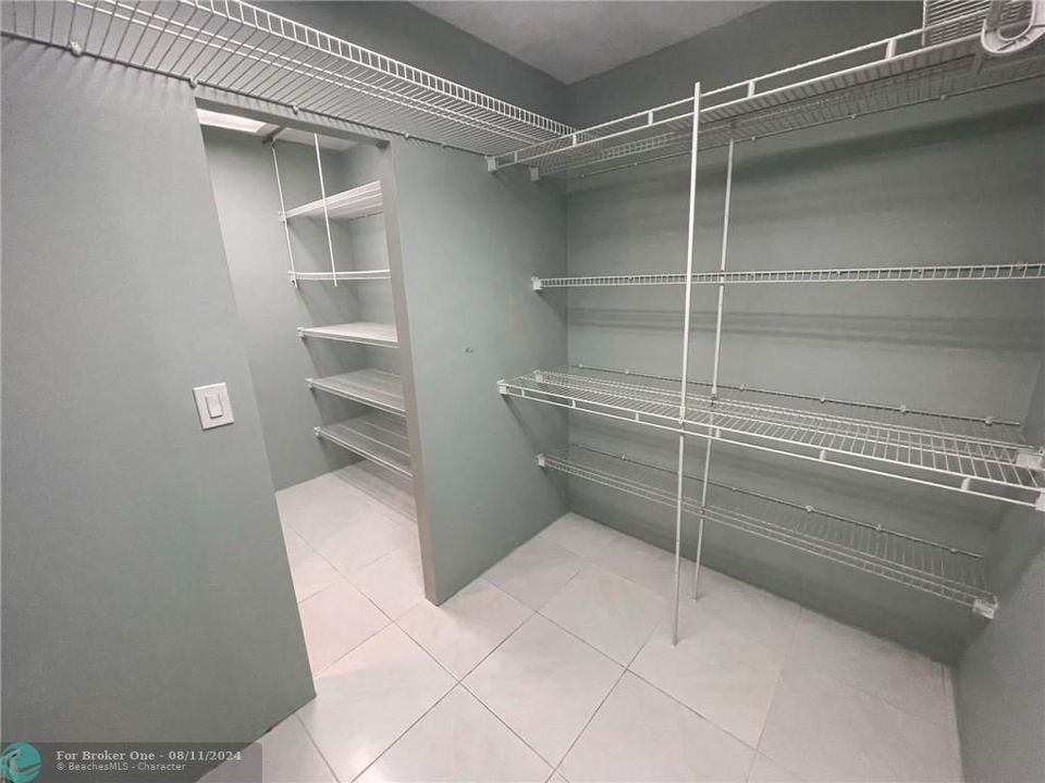 En Venta: $269,000 (2 camas, 2 baños, 1460 Pies cuadrados)