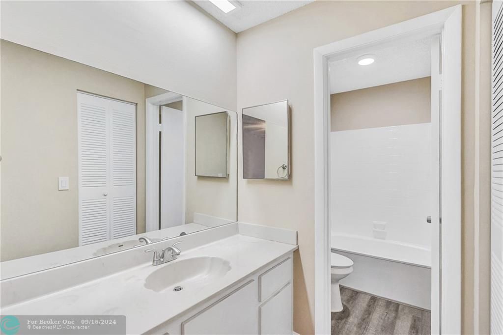 Active With Contract: $2,700 (3 beds, 2 baths, 1498 Square Feet)