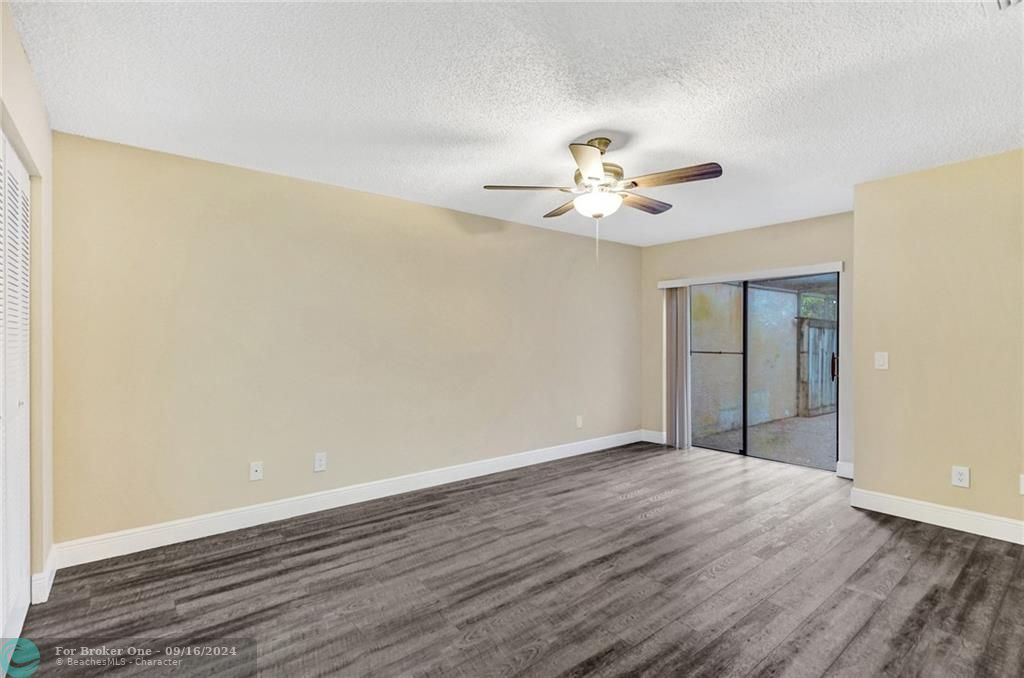 Active With Contract: $2,700 (3 beds, 2 baths, 1498 Square Feet)