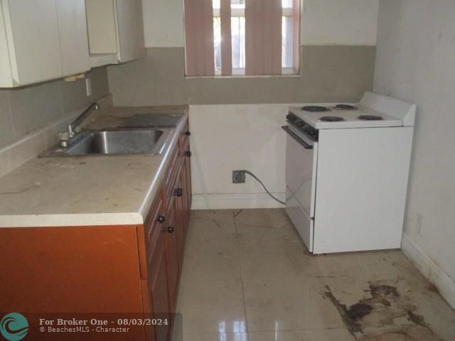 En Venta: $450,000 (3 camas, 2 baños, 2521 Pies cuadrados)