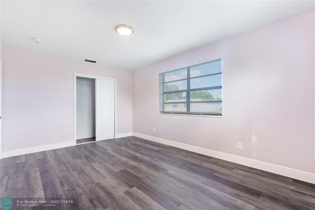 Active With Contract: $450,000 (3 beds, 2 baths, 1236 Square Feet)