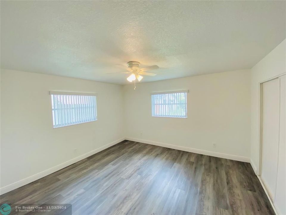 For Sale: $378,900 (2 beds, 2 baths, 1617 Square Feet)