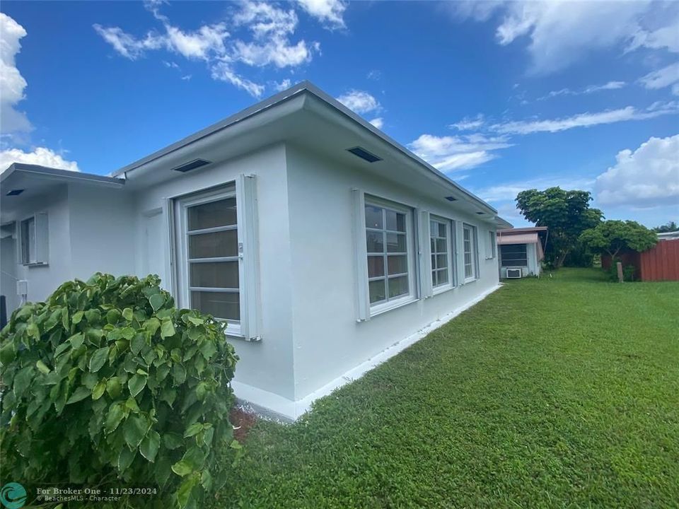 For Sale: $378,900 (2 beds, 2 baths, 1617 Square Feet)