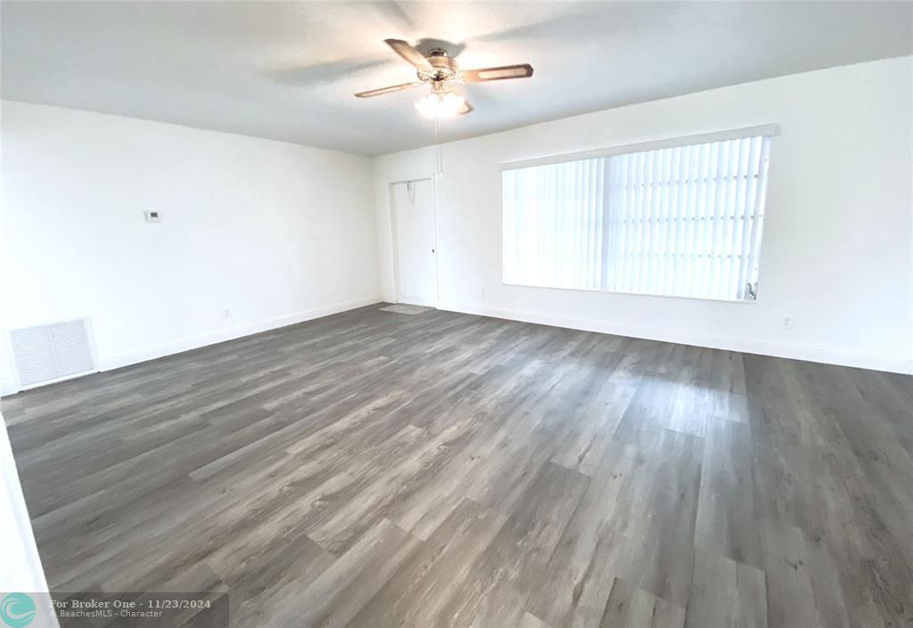 For Sale: $378,900 (2 beds, 2 baths, 1617 Square Feet)