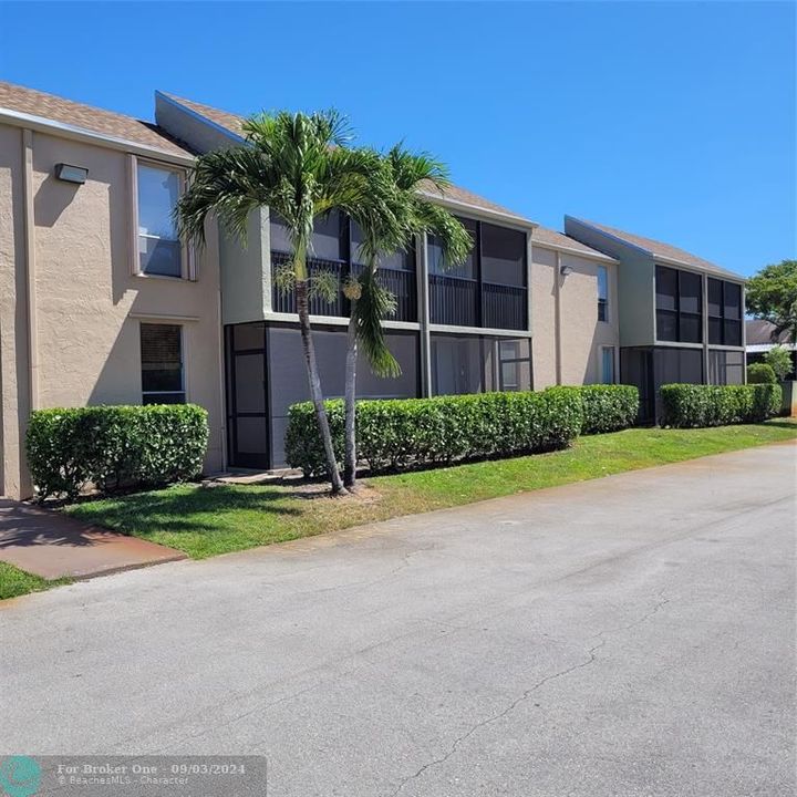 Active With Contract: $1,850 (1 beds, 1 baths, 800 Square Feet)