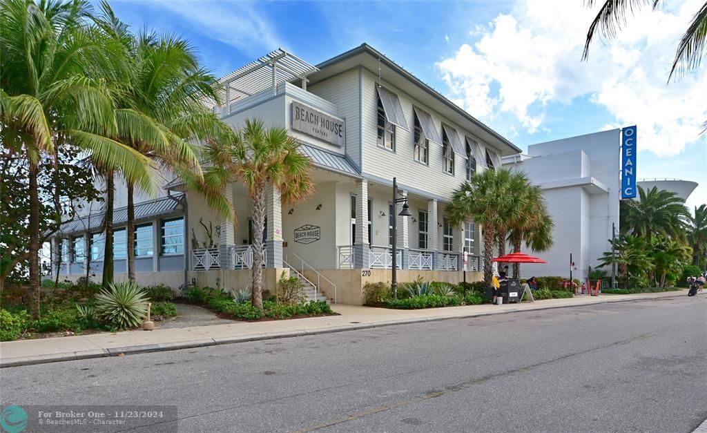 Active With Contract: $1,050,000 (3 beds, 2 baths, 1548 Square Feet)