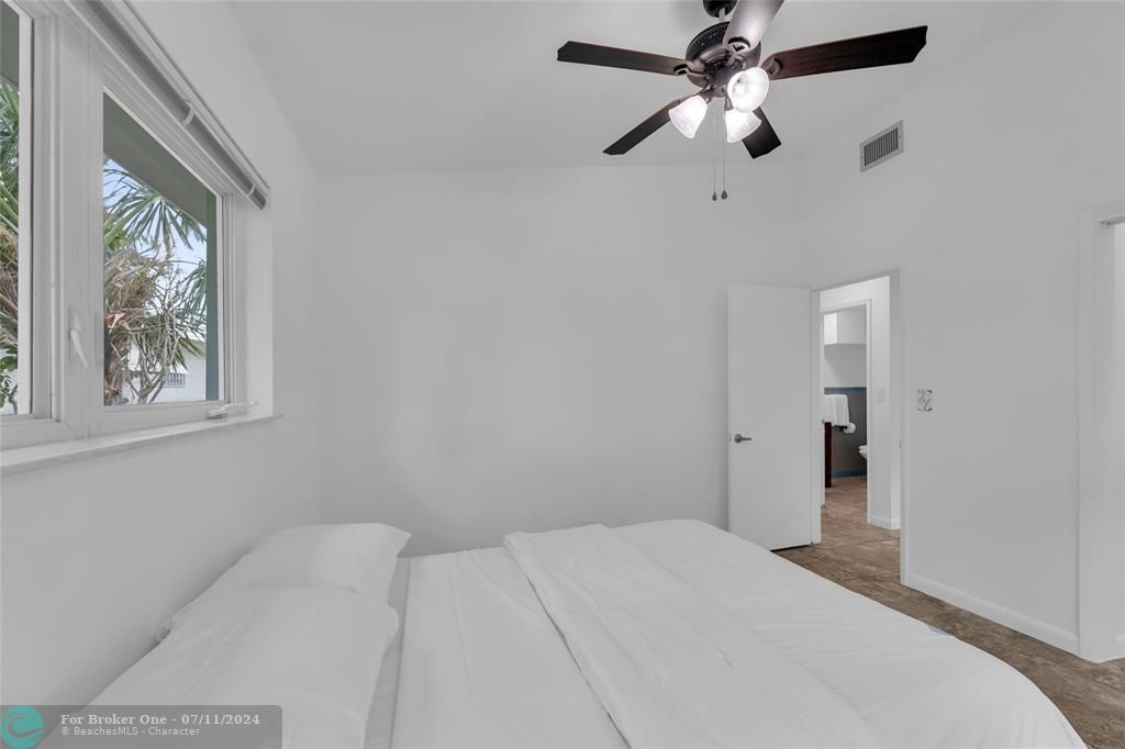 For Sale: $695,000 (4 beds, 2 baths, 1636 Square Feet)