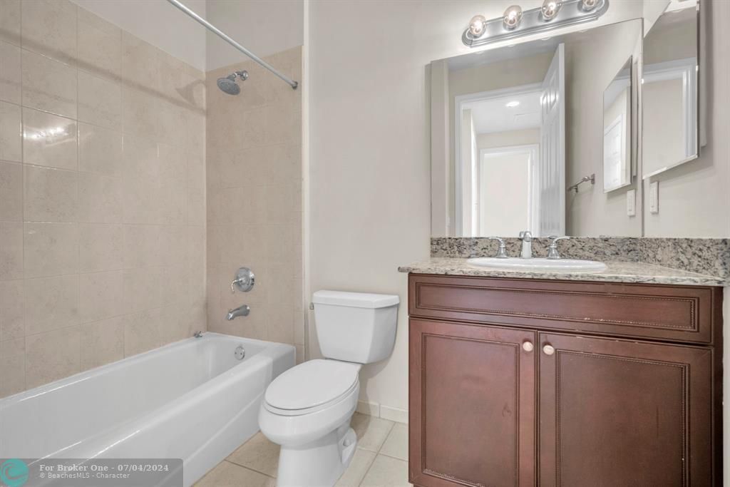 待售: $725,000 (3 贝兹, 2 浴室, 2045 平方英尺)