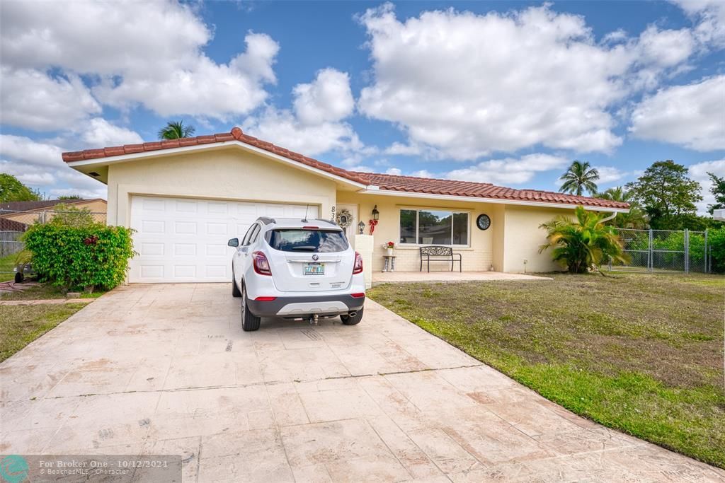 For Sale: $649,000 (3 beds, 2 baths, 1787 Square Feet)