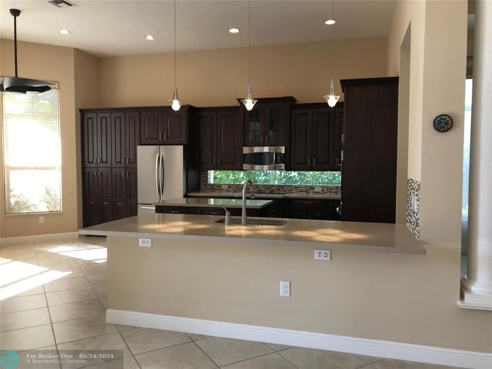 For Rent: $6,500 (4 beds, 3 baths, 3107 Square Feet)