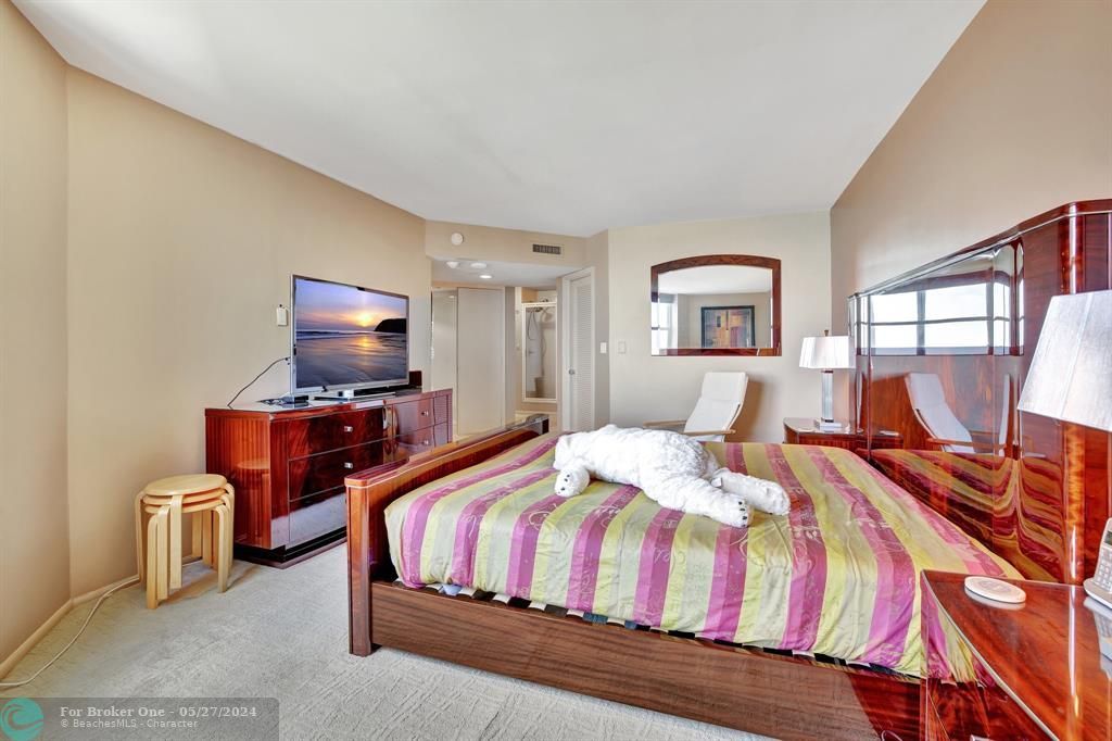 For Sale: $845,000 (2 beds, 2 baths, 1716 Square Feet)