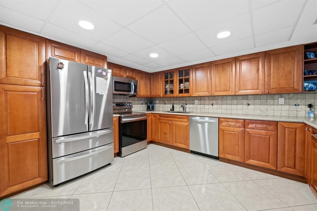 For Sale: $469,500 (3 beds, 2 baths, 1632 Square Feet)