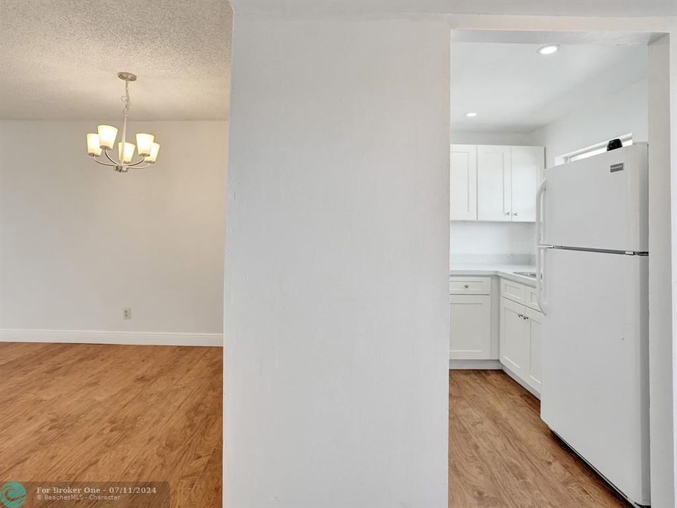 Active With Contract: $99,900 (1 beds, 1 baths, 620 Square Feet)