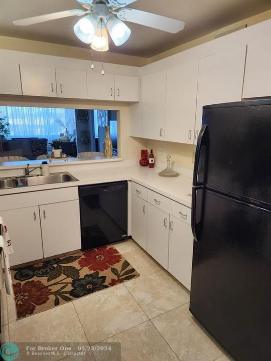 For Sale: $255,000 (2 beds, 2 baths, 1267 Square Feet)