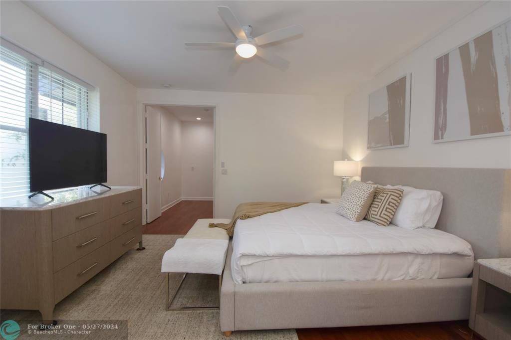 For Sale: $1,100,000 (3 beds, 2 baths, 1934 Square Feet)