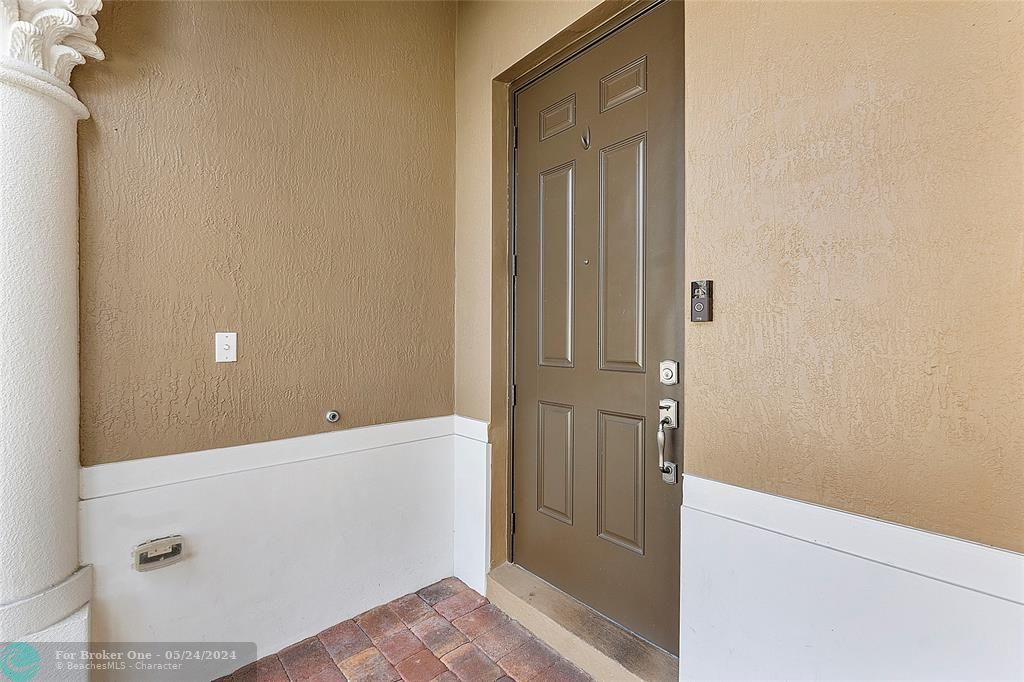 For Sale: $700,000 (5 beds, 4 baths, 3106 Square Feet)