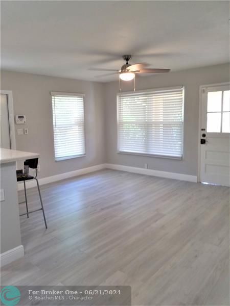 For Sale: $2,600 (2 beds, 1 baths, 1100 Square Feet)