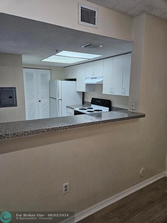 For Rent: $1,850 (1 beds, 1 baths, 778 Square Feet)