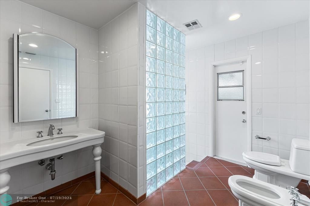 待售: $1,375,000 (3 贝兹, 2 浴室, 2539 平方英尺)