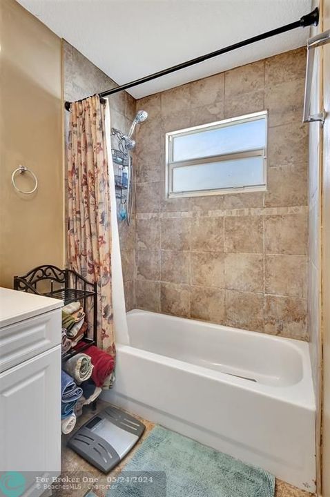待售: $680,000 (3 贝兹, 2 浴室, 1284 平方英尺)