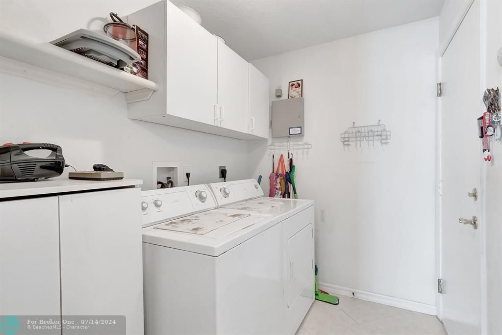 For Sale: $435,000 (3 beds, 2 baths, 1537 Square Feet)